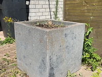 3x betonnen bloembak - afbeelding 3 van  4
