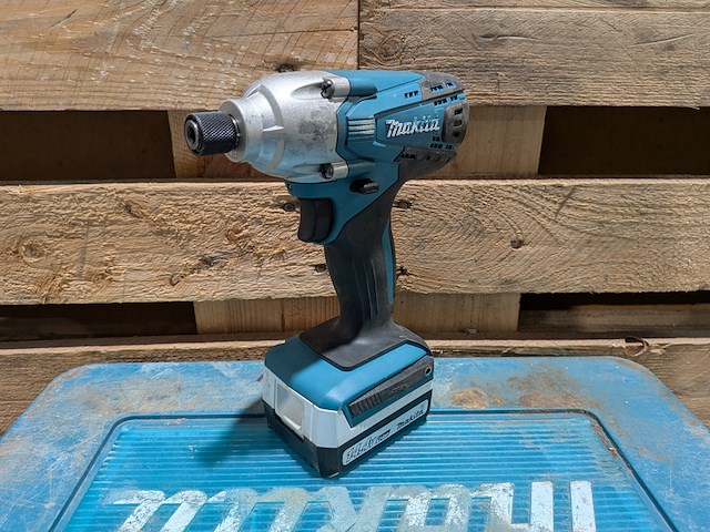 3x boor-/schroefmachine, makita, incl. accu's en acculader - afbeelding 9 van  16