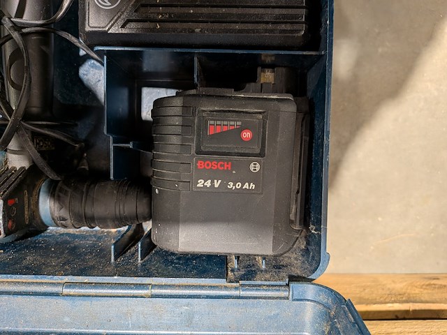 3x boorhamer, bosch, gbh, incl. accu's en acculaders - afbeelding 10 van  14