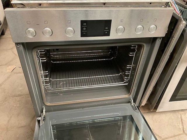 3x bosch, 1x siemens kookplaat met oven (4x) - afbeelding 4 van  4