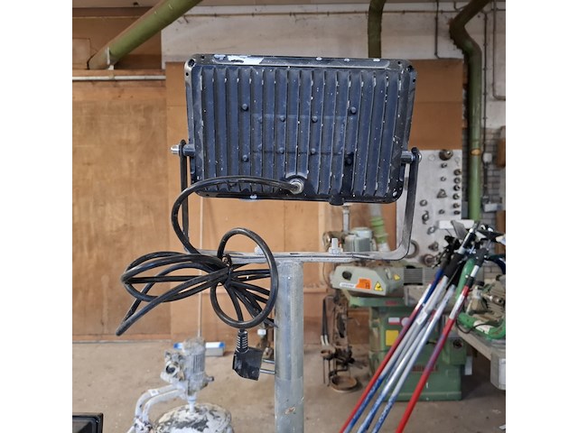 3x bouwlamp op statief - afbeelding 3 van  15