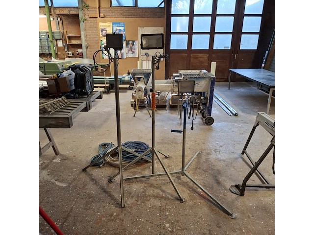 3x bouwlamp op statief - afbeelding 1 van  15