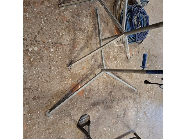 3x bouwlamp op statief - afbeelding 9 van  15