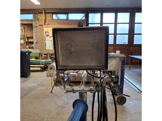 3x bouwlamp op statief - afbeelding 10 van  15