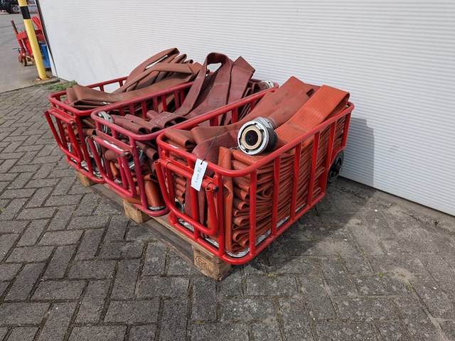 3x brandslangwagen met partij brandslangen - afbeelding 3 van  7