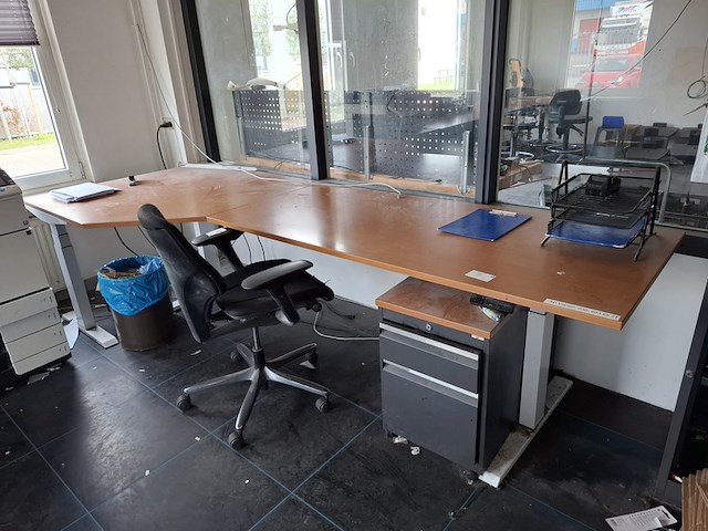 3x bureau met 2x bureaustoel - afbeelding 4 van  11