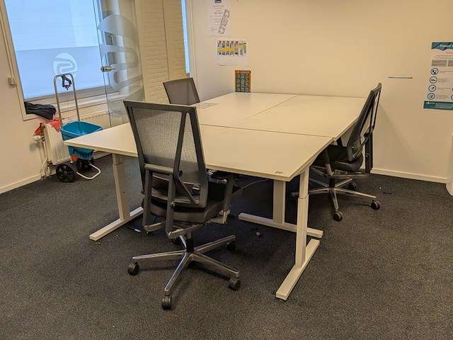 3x bureau met 3x bureaustoel - afbeelding 1 van  7