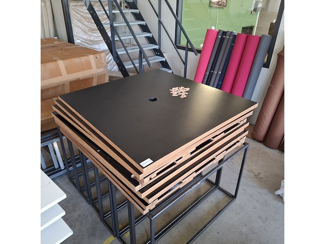 3x bureau met stalen onderframe - afbeelding 3 van  5