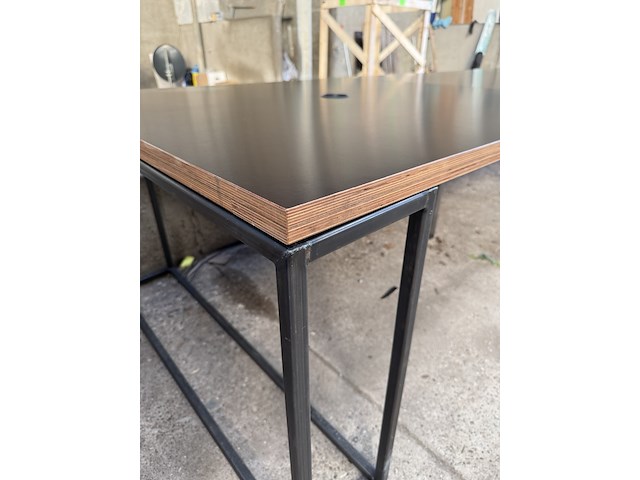 3x bureau met stalen onderframe - afbeelding 7 van  9