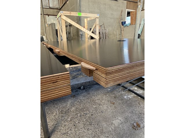 3x bureau met stalen onderframe - afbeelding 8 van  9