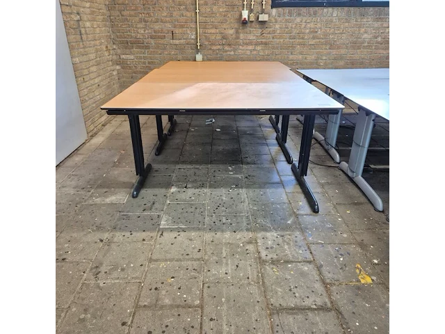 3x bureau, o.a. ahrend - afbeelding 1 van  8