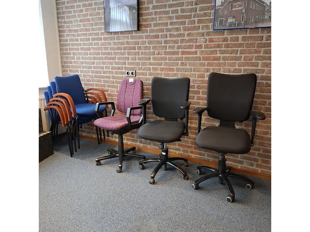 3x bureaustoel met 4x ontvangststoel - afbeelding 1 van  4