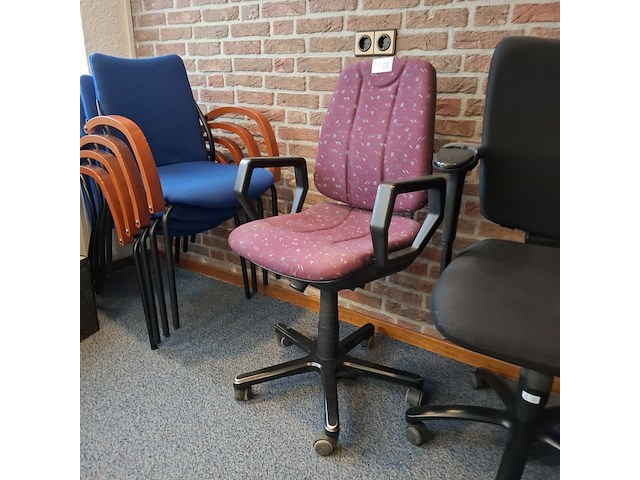 3x bureaustoel met 4x ontvangststoel - afbeelding 3 van  4