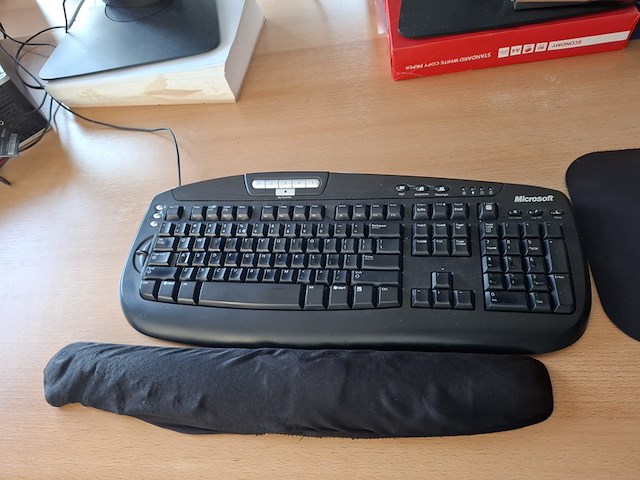 3x computer met beeldscherm en toetsenbord hp - afbeelding 10 van  11