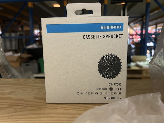 3x crankstel, 1x cassette sprocket, w.o. shimano - afbeelding 4 van  6