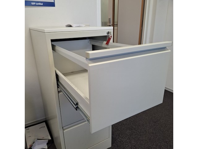 3x divers kantoorinventaris - afbeelding 4 van  10