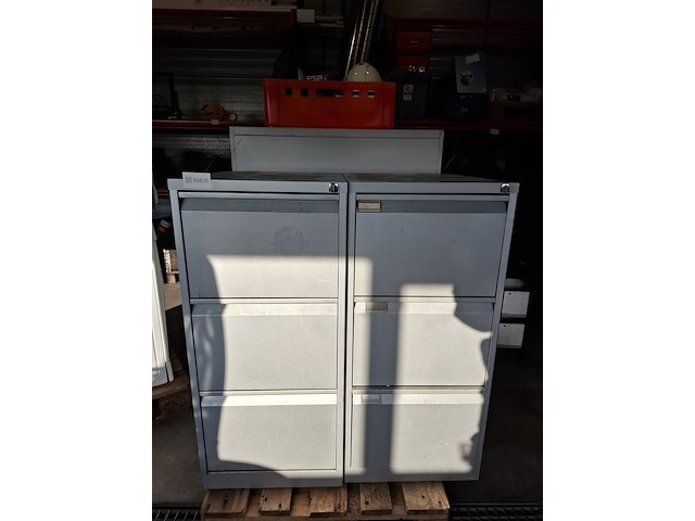 3x divers werkplaatsinventaris - afbeelding 1 van  4