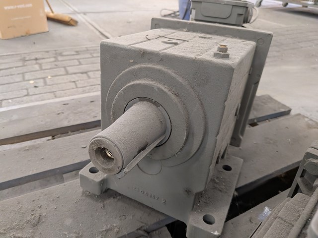 3x diverse elektromotor - afbeelding 6 van  9