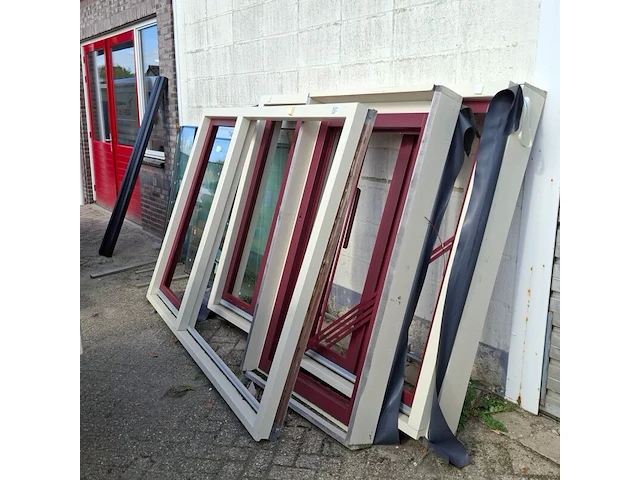 3x diverse hardhouten kozijn - afbeelding 1 van  5