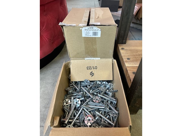 3x doos installatiemateriaal w.o. metaalplug - afbeelding 1 van  4