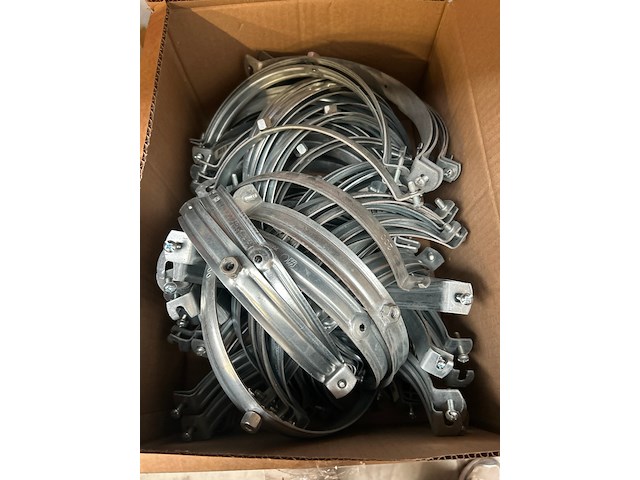 3x doos met installatiemateriaal met o.a. metalen pijpbeugels - afbeelding 3 van  5