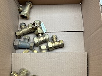 3x doos met messing koppelingen en fittingen - afbeelding 4 van  7