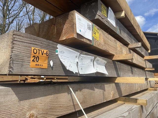 3x douglas balken fijnbezaagd, 200x200mm, lengte 1/400cm 2/500cm - afbeelding 4 van  4