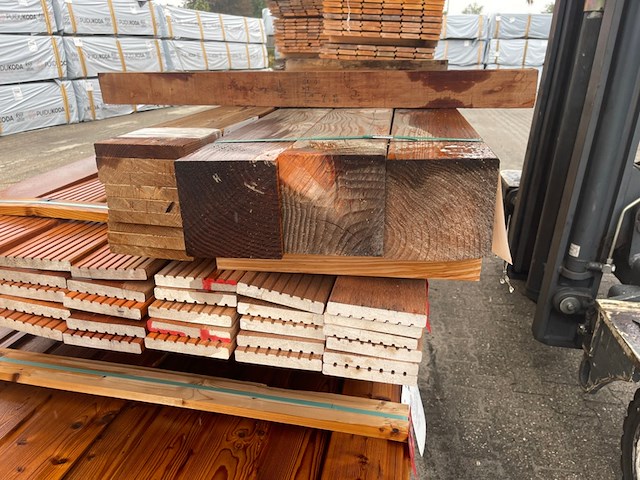 3x douglas balken geschaafd, 140x140mm, lengte 400cm - afbeelding 3 van  3