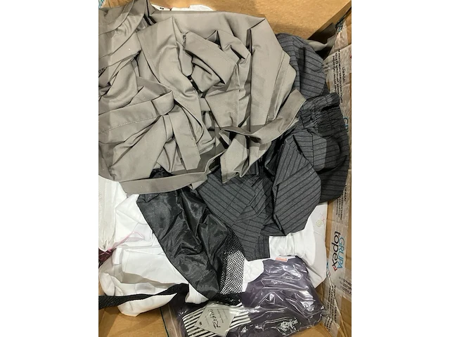 3x dozen kleding - afbeelding 4 van  8
