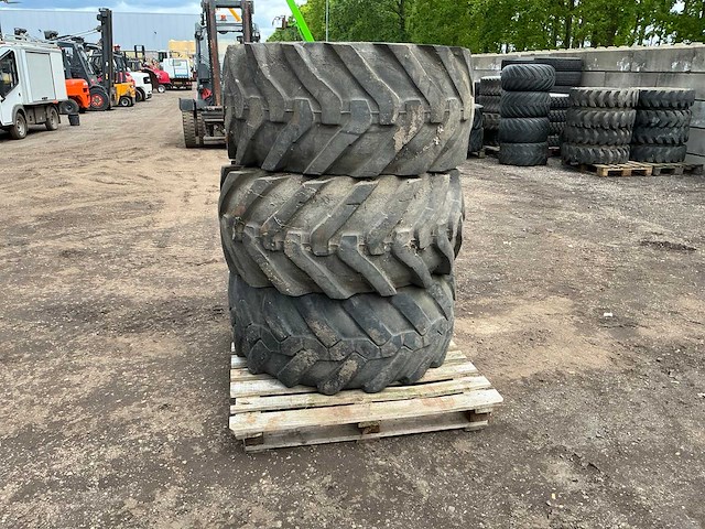 3x dunlop stabilarge 18 r19.5 band, wiel en velg - afbeelding 9 van  12