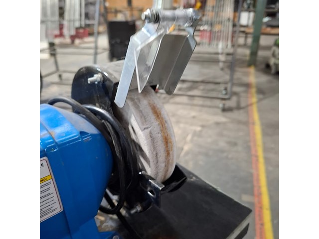 3x elektrisch gereedschap op verrijdbare werkbank hbm en gude - afbeelding 9 van  19