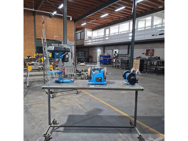 3x elektrisch gereedschap op verrijdbare werkbank hbm en gude - afbeelding 1 van  19
