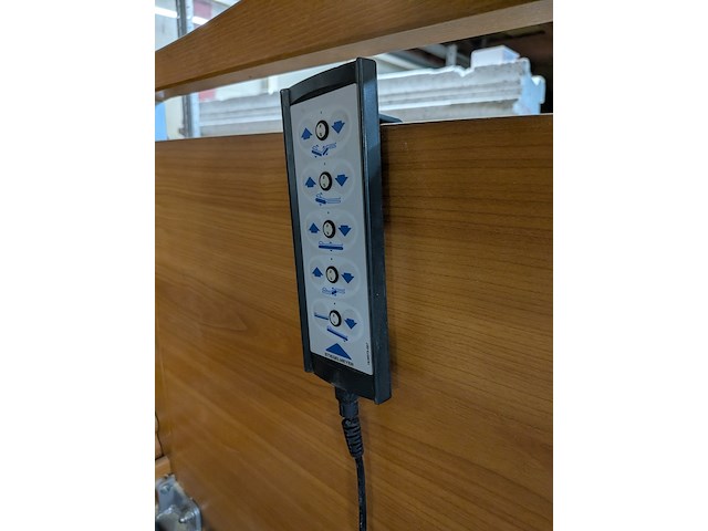 3x elektrisch verrijdbaar bed - afbeelding 8 van  8
