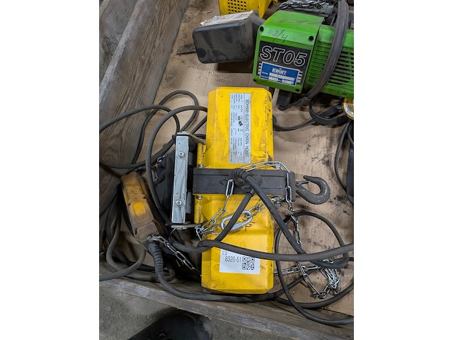 3x elektrische lierinrichting o.a. 2x kwint st05 - afbeelding 2 van  8