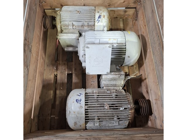 3x elektromotor - afbeelding 2 van  7