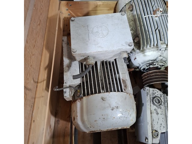 3x elektromotor - afbeelding 3 van  7