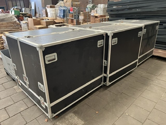 3x flightcase met tafel - afbeelding 1 van  5