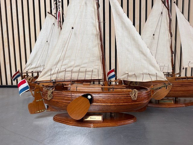 3x gedetailleerd houten scheepsmodel boeier - afbeelding 3 van  8