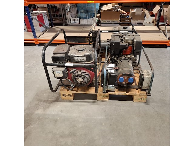 3x generator/aggregaat, o.a. vanguard - afbeelding 1 van  6