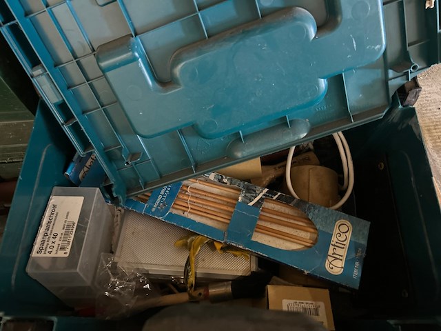 3x gereedschapskoffer met inhoud w.o. schuurmachine, w.o. bosch, makita - afbeelding 3 van  7