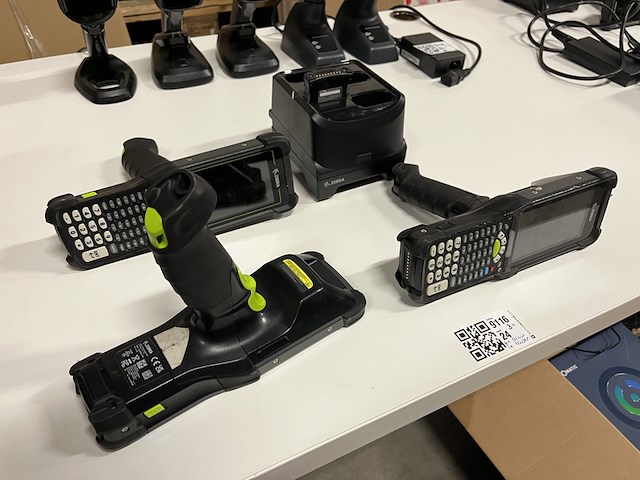 3x handheld computer, 4x accu, 1x acculader, zebra, mc9401-0g1m6dsb-a6 - afbeelding 7 van  8