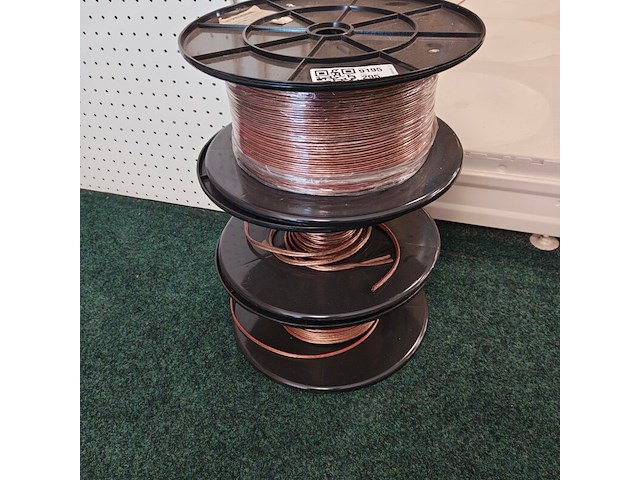 3x haspels met luidspeaker kabel - afbeelding 1 van  2