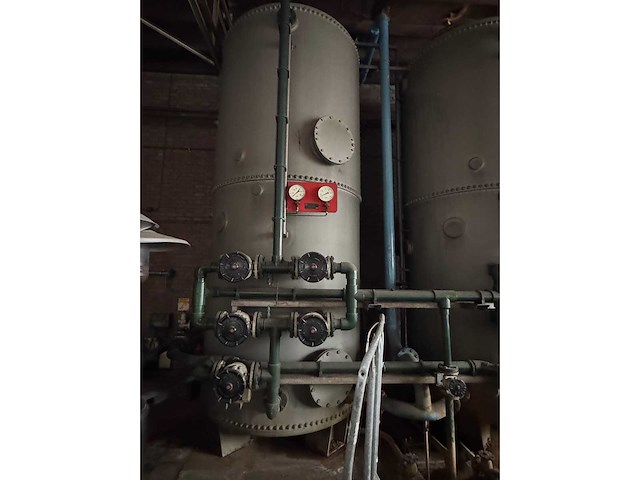 3x industriële buffertanks voor stoombehandeling + leidingwerk - afbeelding 2 van  7