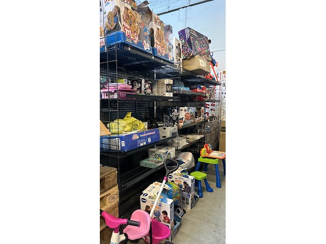 3x inhoud stelling speelgoed w.o. airo, cars, vtech, keuco - afbeelding 1 van  21