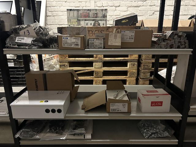 3x inhoud stellingvak bouwmarkt artikelen w.o. etn, inim - afbeelding 1 van  10