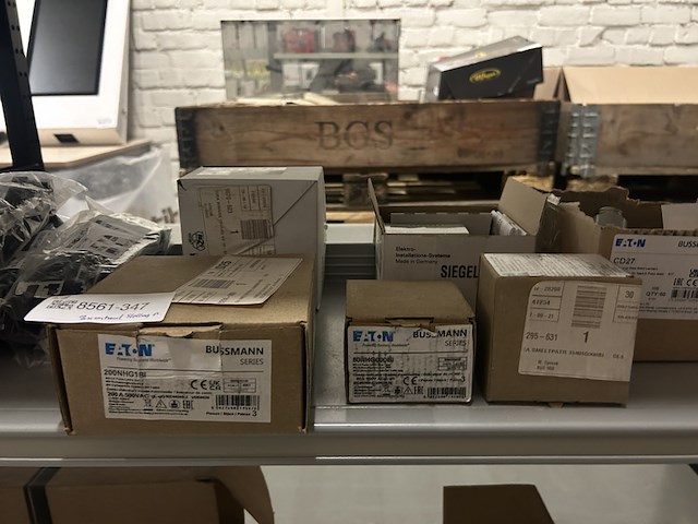 3x inhoud stellingvak bouwmarkt artikelen w.o. etn, inim - afbeelding 3 van  10