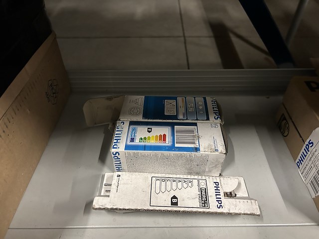 3x inhoud stellingvak diversen w.o. verlichting w.o. philips, siemens - afbeelding 6 van  20