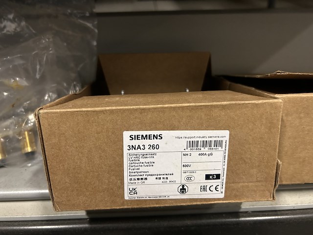 3x inhoud stellingvak diversen w.o. verlichting w.o. philips, siemens - afbeelding 8 van  20