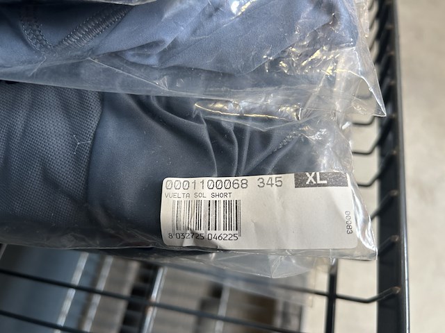3x inhoud stellingvak fietskleding, wielerkleding, w.o. bbb, shimano - afbeelding 2 van  10