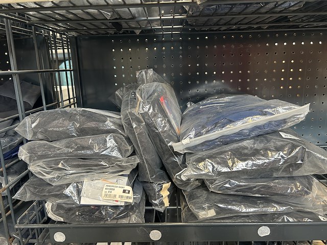 3x inhoud stellingvak fietskleding, wielerkleding, w.o. bbb, shimano - afbeelding 4 van  10